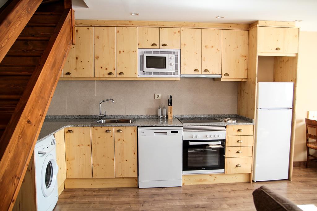 Apartamentos Snoe Mont Romies Salardu Room photo